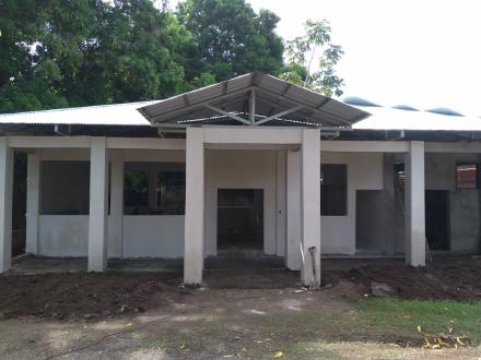 November 2021: Das Dach ist fertig montiert.