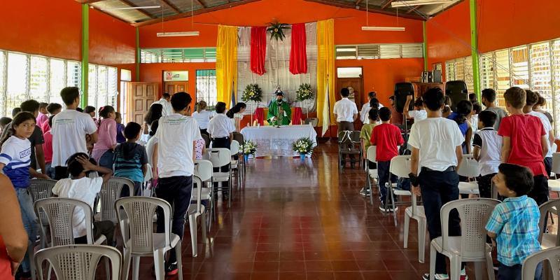 Weihegottesdienst unter Leitung von Monseñor Larry Meneses
