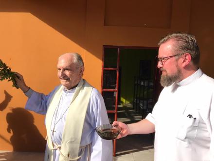 Weihwasser mit dem Segen von Sankt Matthias